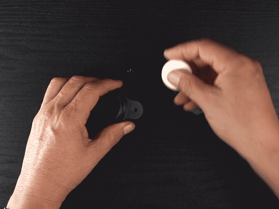 KeySmartAir_Blk_AirKeys_Blue_IC_Assembly_-low